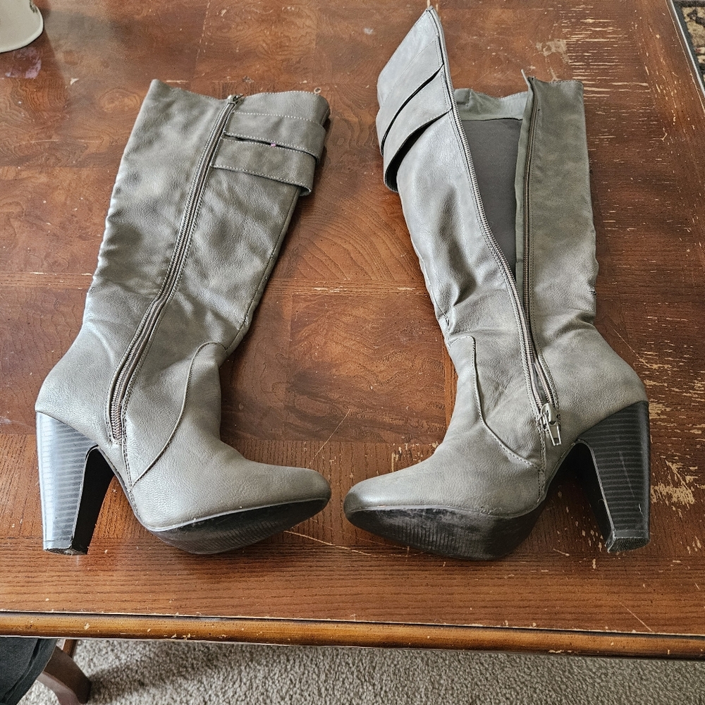 Gray Women's Heeled Boots